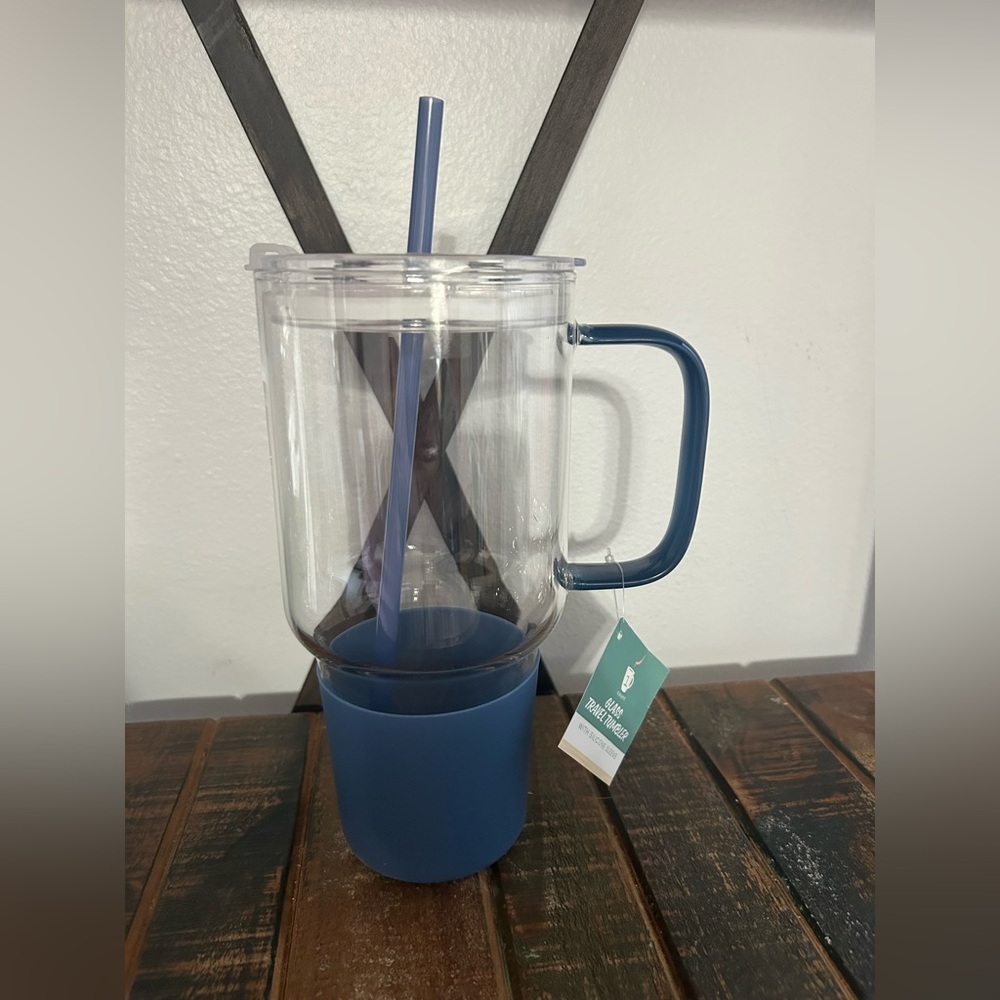 Target Bullseye Playground 33.8 oz Clear Glass Tumbler Blue With Sleeve 2026 NEW